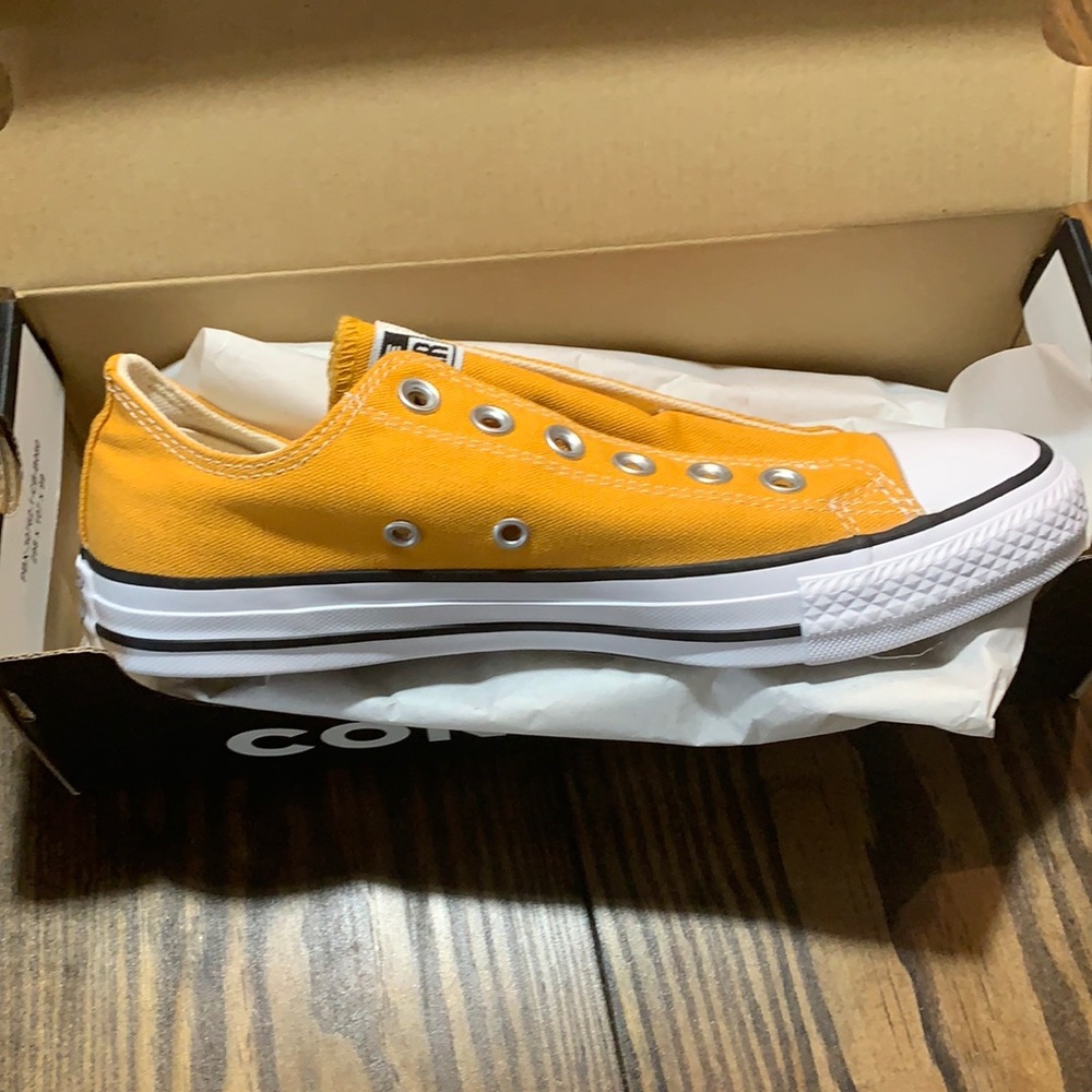 ❌SOLD❌ Sunflower Gold converse